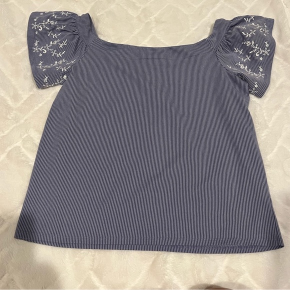 NWOT - Women's Top EXCELLENT condition! Size Medium - Picture 3 of 7